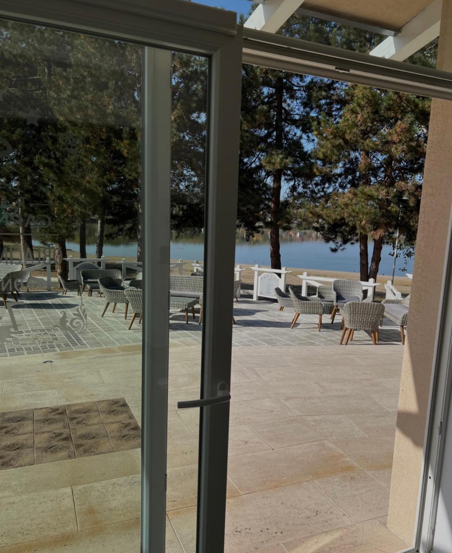 Garni Hotel Oblacinsko Jezero Oblacina Ngoại thất bức ảnh