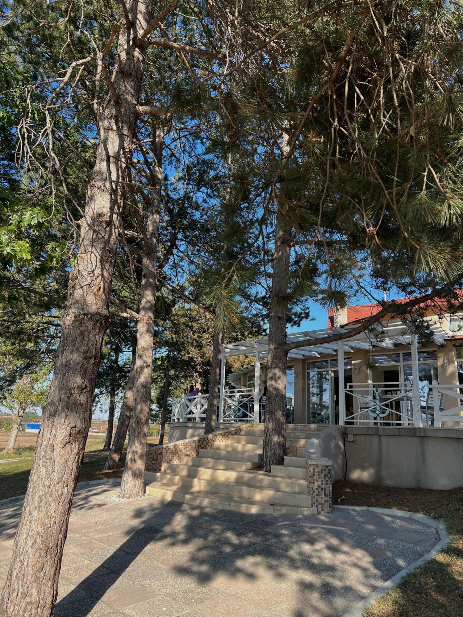Garni Hotel Oblacinsko Jezero Oblacina Ngoại thất bức ảnh